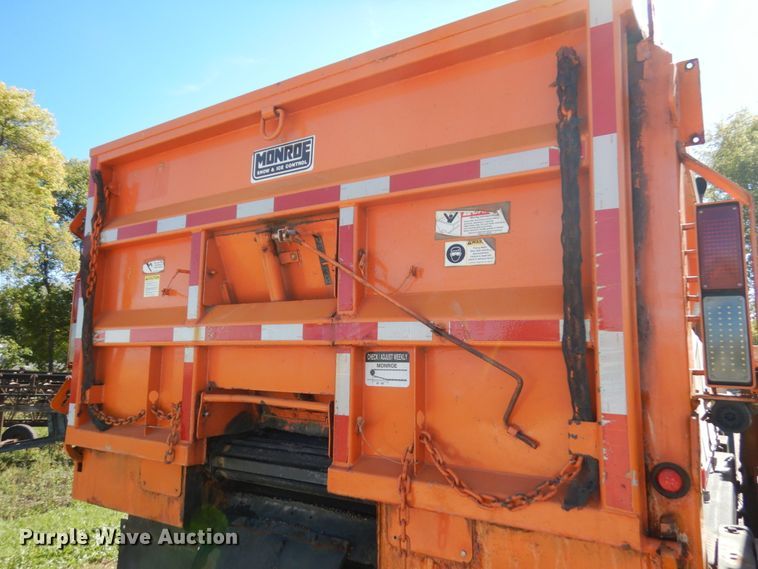 image for item JQ9257 2005 Mack CV713 Granite  dump truck