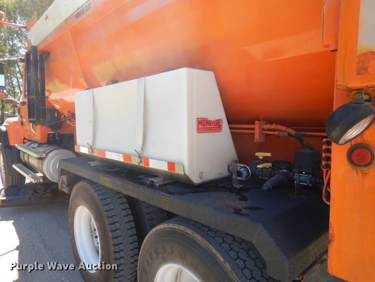 image for item JQ9257 2005 Mack CV713 Granite  dump truck