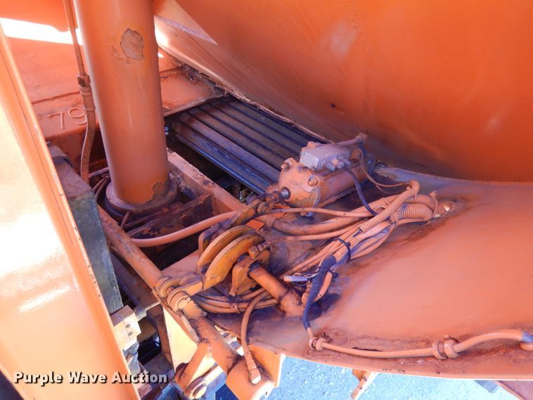 image for item JQ9257 2005 Mack CV713 Granite  dump truck