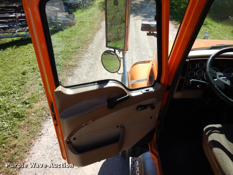 image for item JQ9257 2005 Mack CV713 Granite  dump truck