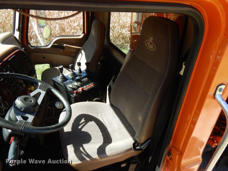 image for item JQ9257 2005 Mack CV713 Granite  dump truck