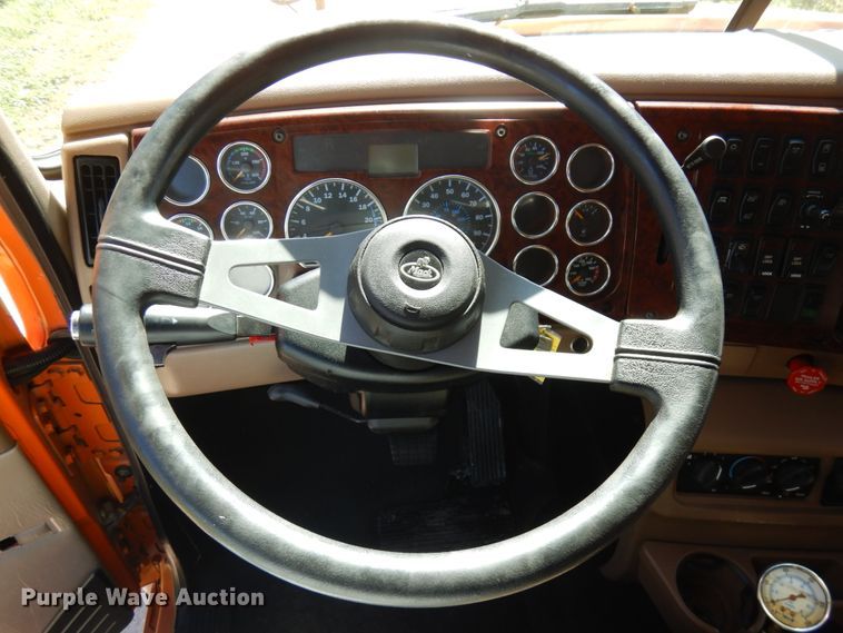 image for item JQ9257 2005 Mack CV713 Granite  dump truck