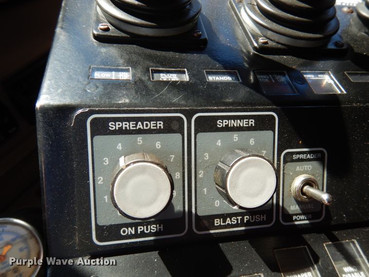 image for item JQ9257 2005 Mack CV713 Granite  dump truck