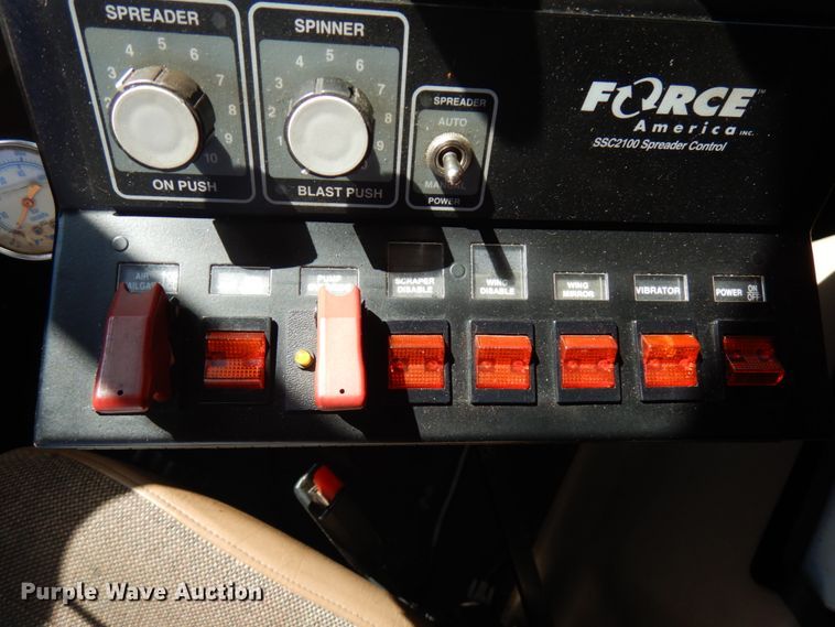 image for item JQ9257 2005 Mack CV713 Granite  dump truck