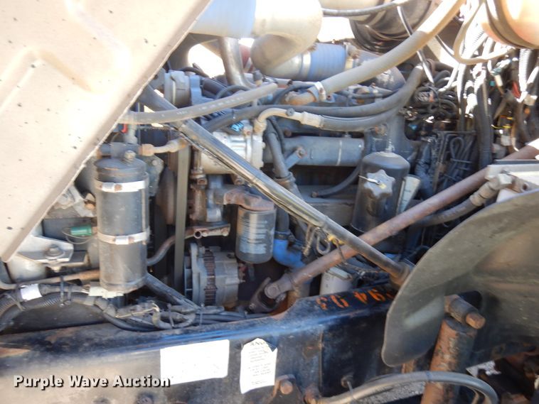 image for item JQ9257 2005 Mack CV713 Granite  dump truck