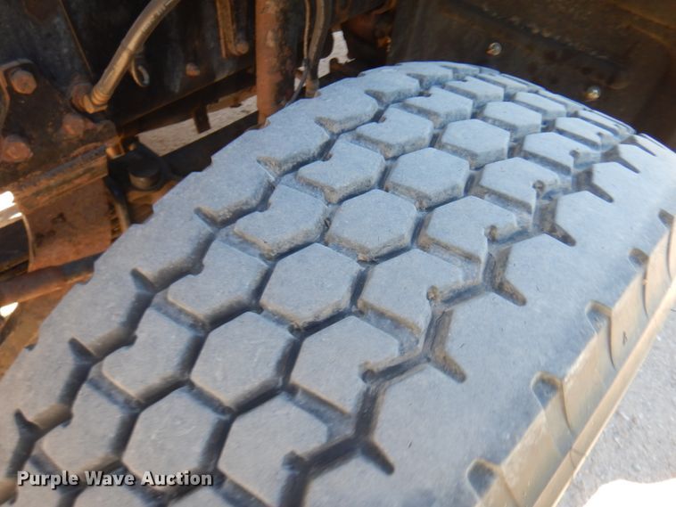 image for item JQ9257 2005 Mack CV713 Granite  dump truck