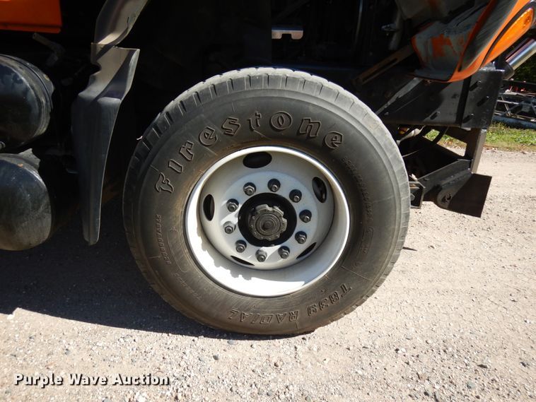 image for item JQ9257 2005 Mack CV713 Granite  dump truck