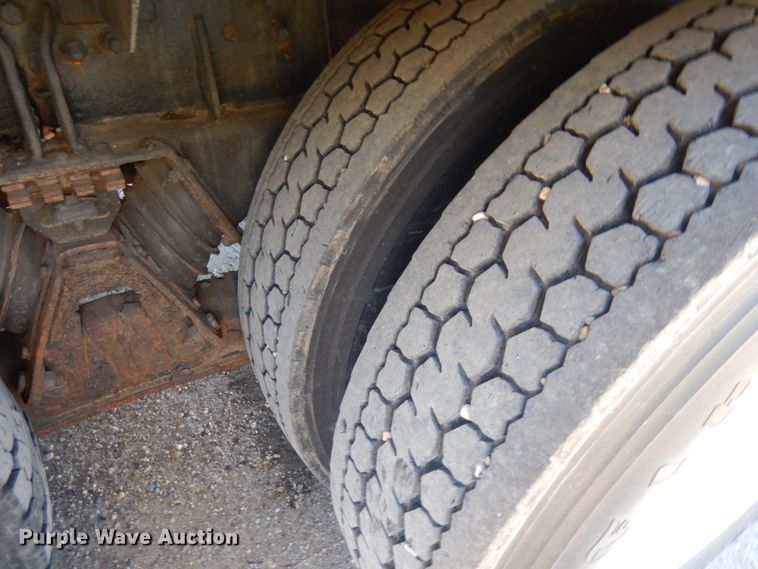 image for item JQ9257 2005 Mack CV713 Granite  dump truck