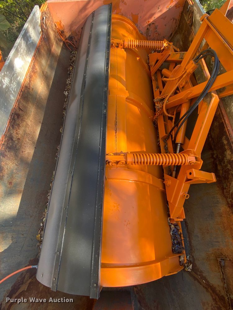 image for item JQ9257 2005 Mack CV713 Granite  dump truck