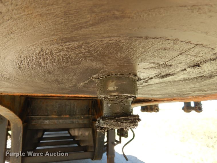 image for item JQ9258 2010 Jetco  Drop deck equipment trailer