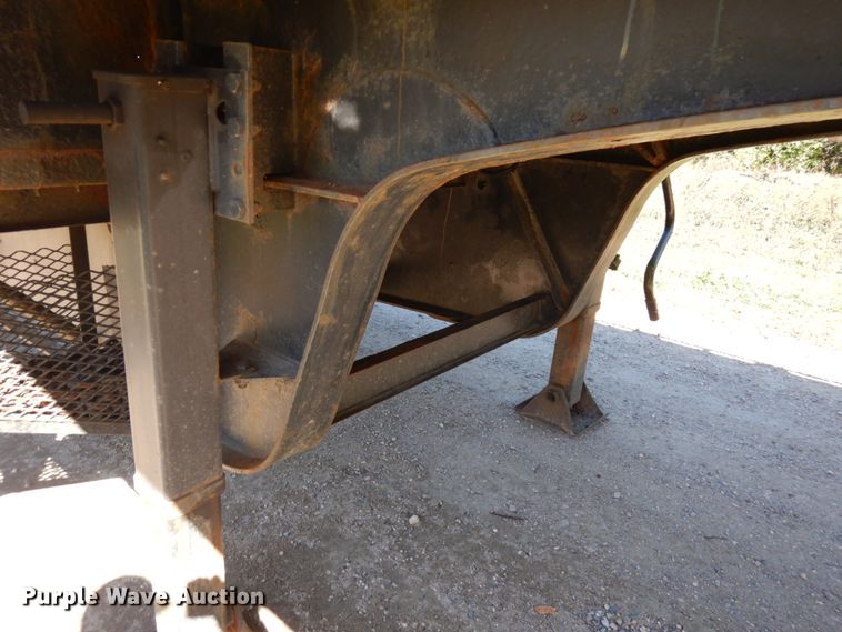 image for item JQ9258 2010 Jetco  Drop deck equipment trailer