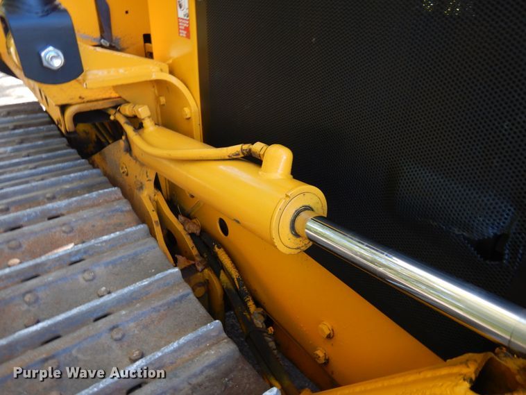 image for item JQ9260 1986 John Deere 450E  dozer