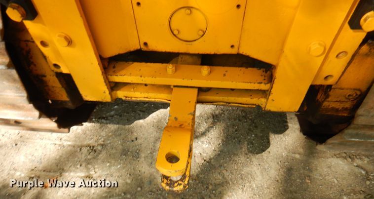 image for item JQ9260 1986 John Deere 450E  dozer