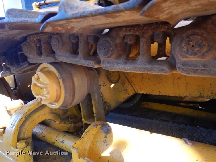 image for item JQ9260 1986 John Deere 450E  dozer