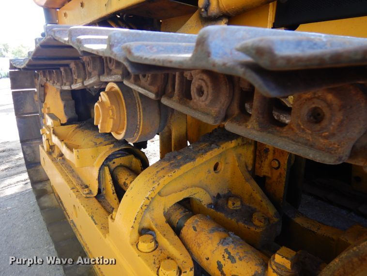 image for item JQ9260 1986 John Deere 450E  dozer