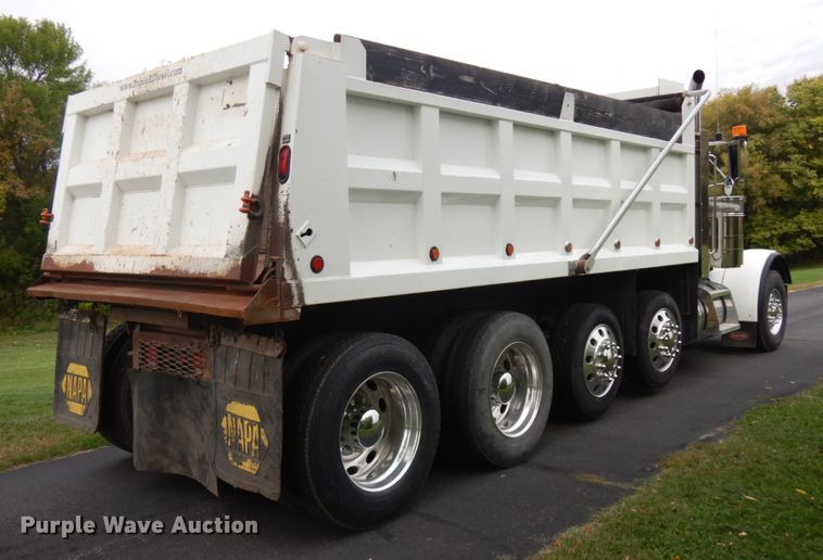 image for item JQ9261 2000 Peterbilt 379  dump truck