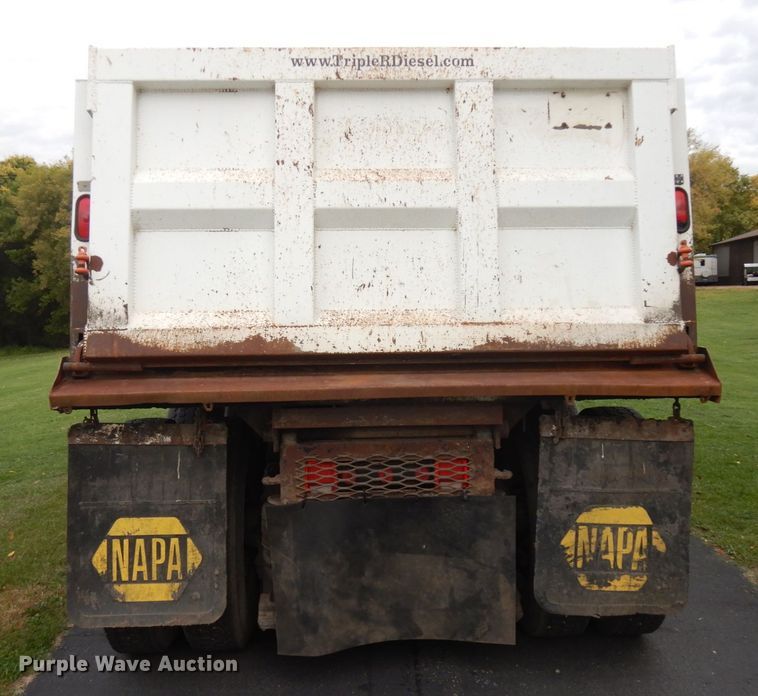 image for item JQ9261 2000 Peterbilt 379  dump truck