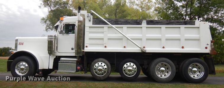 image for item JQ9261 2000 Peterbilt 379  dump truck