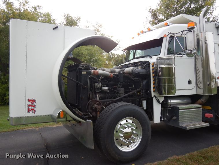 image for item JQ9261 2000 Peterbilt 379  dump truck