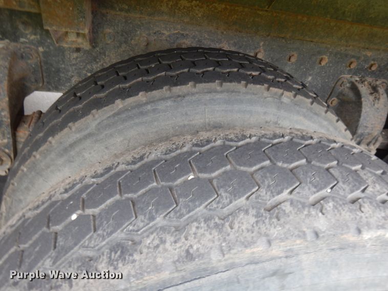 image for item JQ9261 2000 Peterbilt 379  dump truck