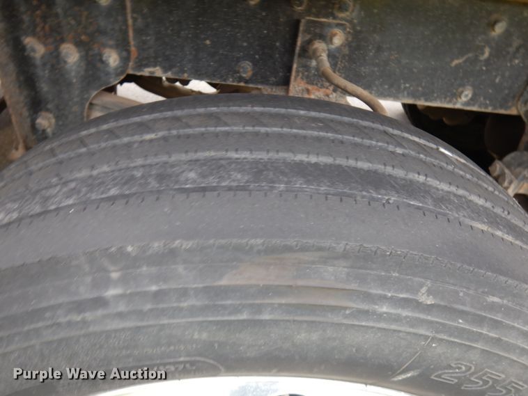 image for item JQ9261 2000 Peterbilt 379  dump truck