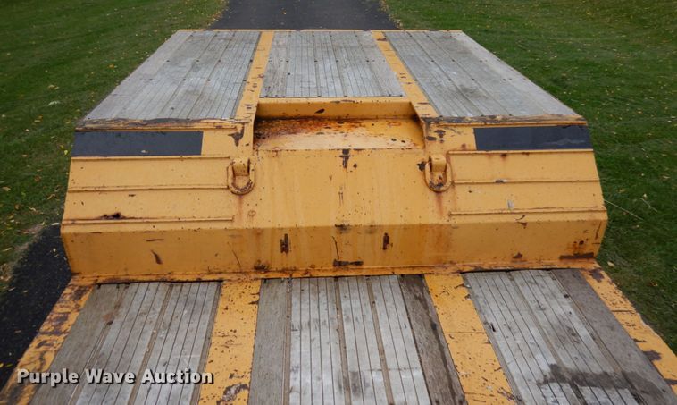 image for item JQ9263 2009 Trail King MG  lowboy equipment trailer