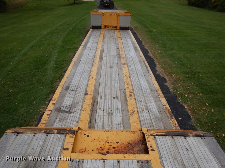 image for item JQ9263 2009 Trail King MG  lowboy equipment trailer