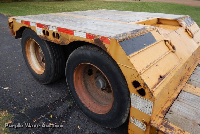 image for item JQ9263 2009 Trail King MG  lowboy equipment trailer