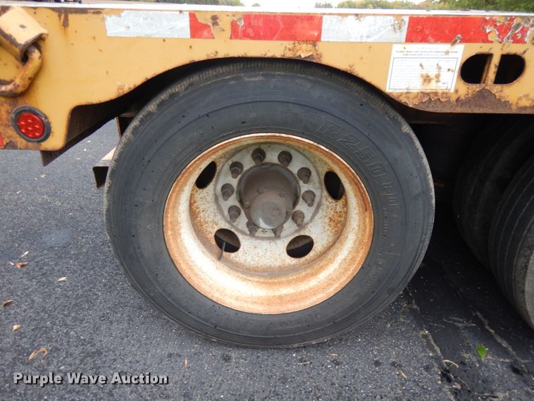 image for item JQ9263 2009 Trail King MG  lowboy equipment trailer