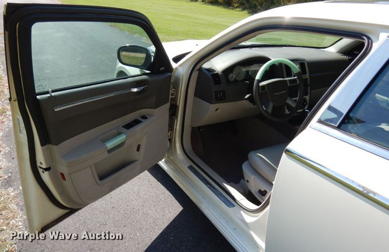 image for item JQ9264 2007 Chrysler 300