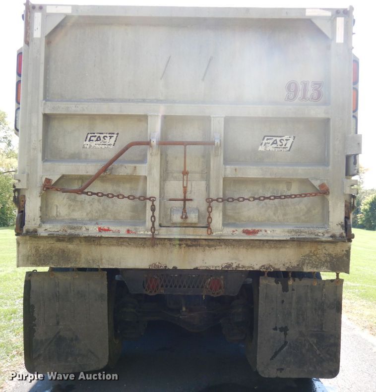 image for item JQ9266 1997 Mack RD688S  dump truck