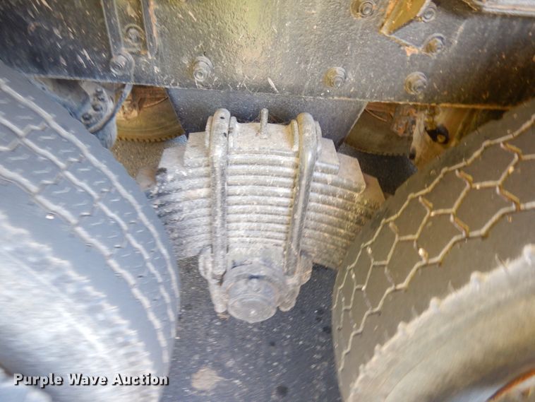 image for item JQ9266 1997 Mack RD688S  dump truck