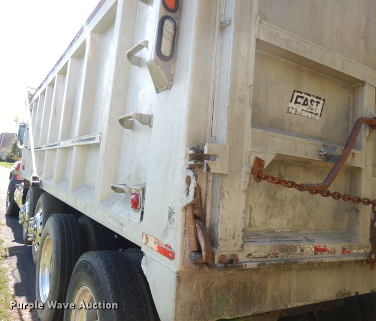 image for item JQ9266 1997 Mack RD688S  dump truck