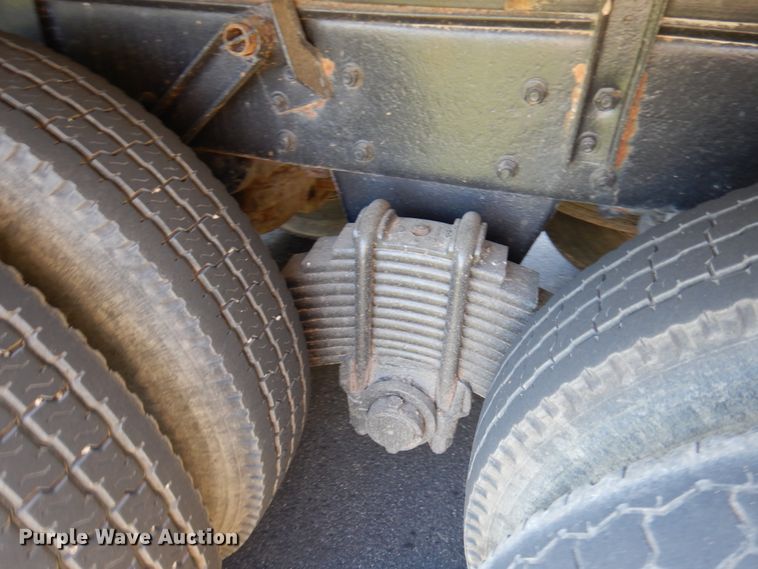 image for item JQ9266 1997 Mack RD688S  dump truck