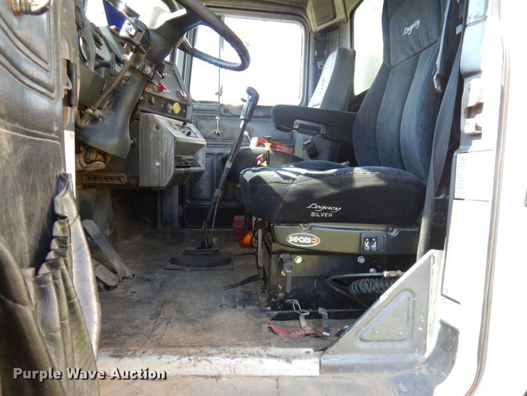 image for item JQ9266 1997 Mack RD688S  dump truck