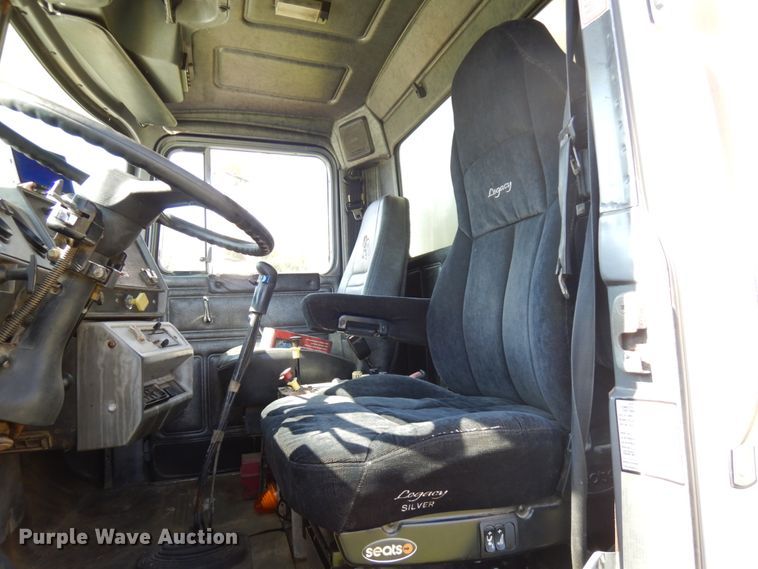 image for item JQ9266 1997 Mack RD688S  dump truck