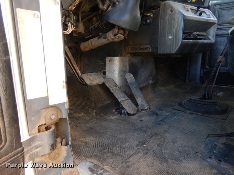 image for item JQ9266 1997 Mack RD688S  dump truck