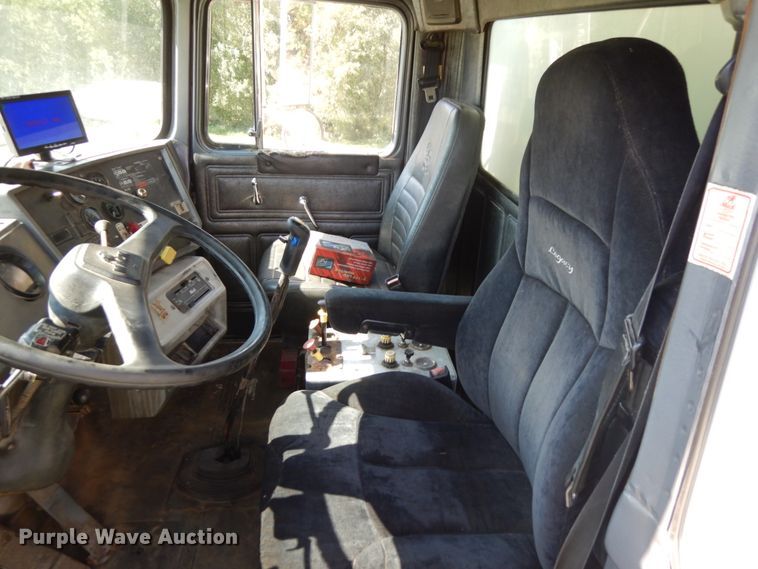 image for item JQ9266 1997 Mack RD688S  dump truck