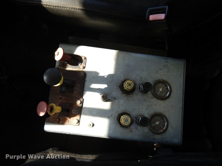 image for item JQ9266 1997 Mack RD688S  dump truck