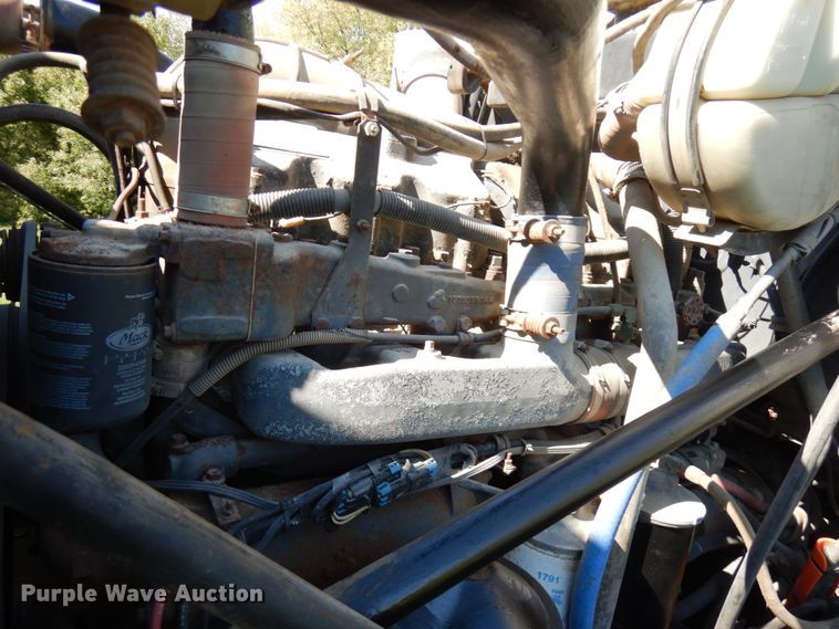 image for item JQ9266 1997 Mack RD688S  dump truck