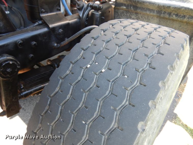 image for item JQ9266 1997 Mack RD688S  dump truck