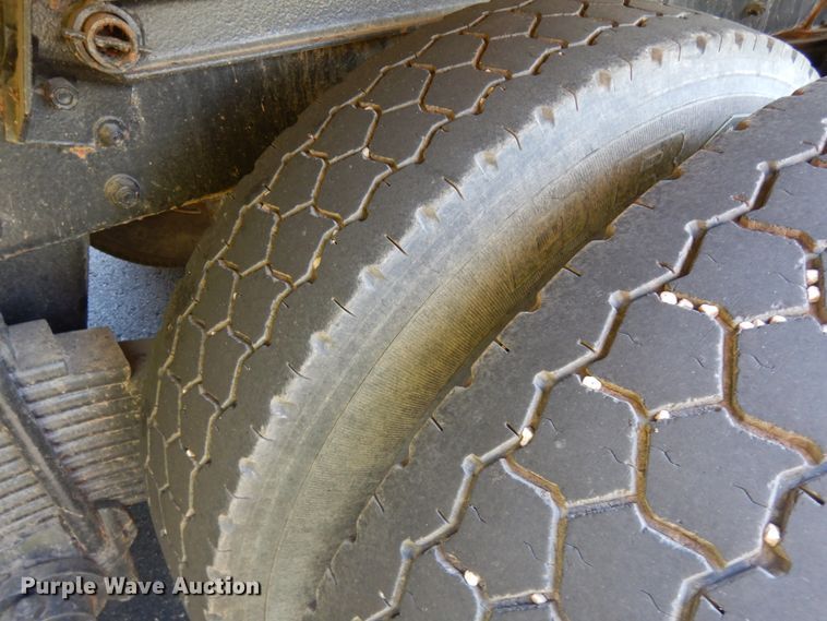 image for item JQ9266 1997 Mack RD688S  dump truck