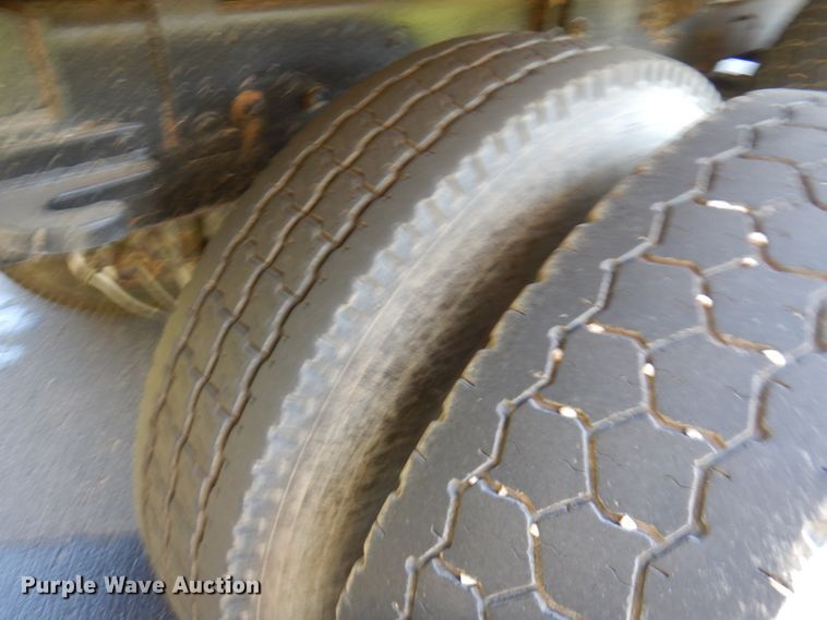 image for item JQ9266 1997 Mack RD688S  dump truck