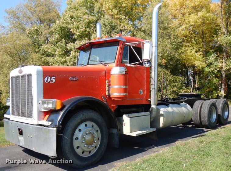 image for item JQ9267 1989 Peterbilt 379  semi truck