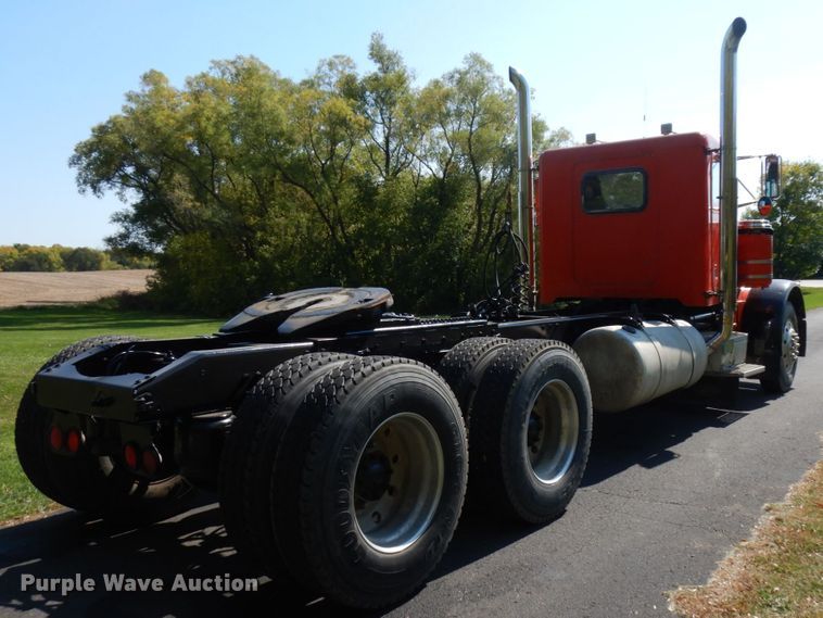 image for item JQ9267 1989 Peterbilt 379  semi truck