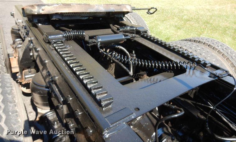 image for item JQ9267 1989 Peterbilt 379  semi truck