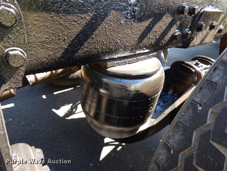 image for item JQ9267 1989 Peterbilt 379  semi truck