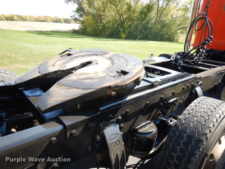 image for item JQ9267 1989 Peterbilt 379  semi truck