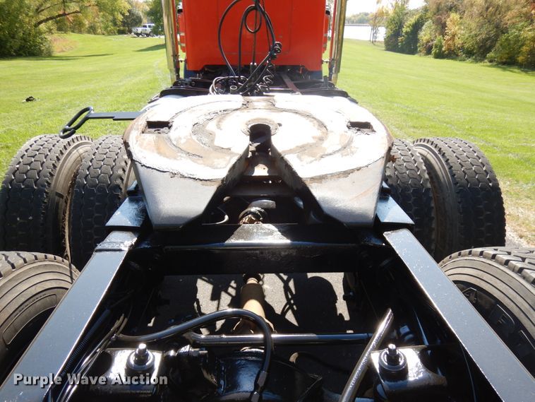 image for item JQ9267 1989 Peterbilt 379  semi truck