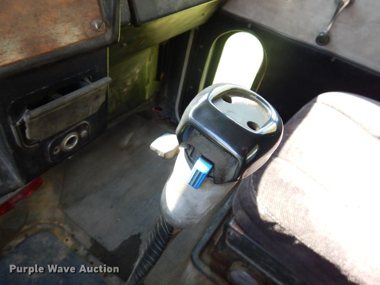 image for item JQ9267 1989 Peterbilt 379  semi truck